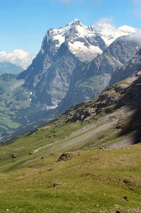 eigerwalktowardsgrindelwald.jpg